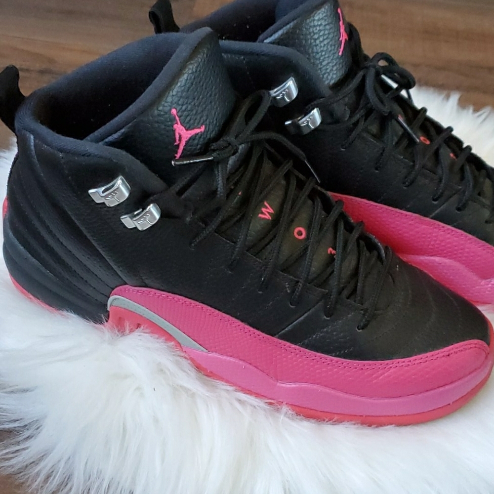 Air Jordan Retro 12 Hyper Pink 8Y/W9.5